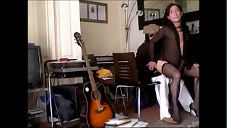 Madurita travesti se lo monta con un mu&ntilde;eco &lpar;I&rpar;